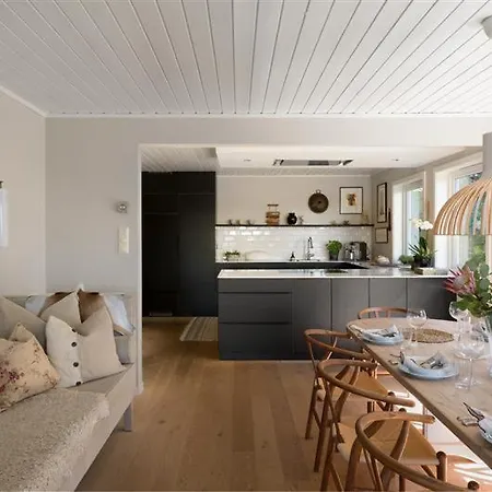 Villa Exclusive House During Ons, Prime Location, Just 6 Minutes By Bus To The Ons Exhibition, With Stunning Views *